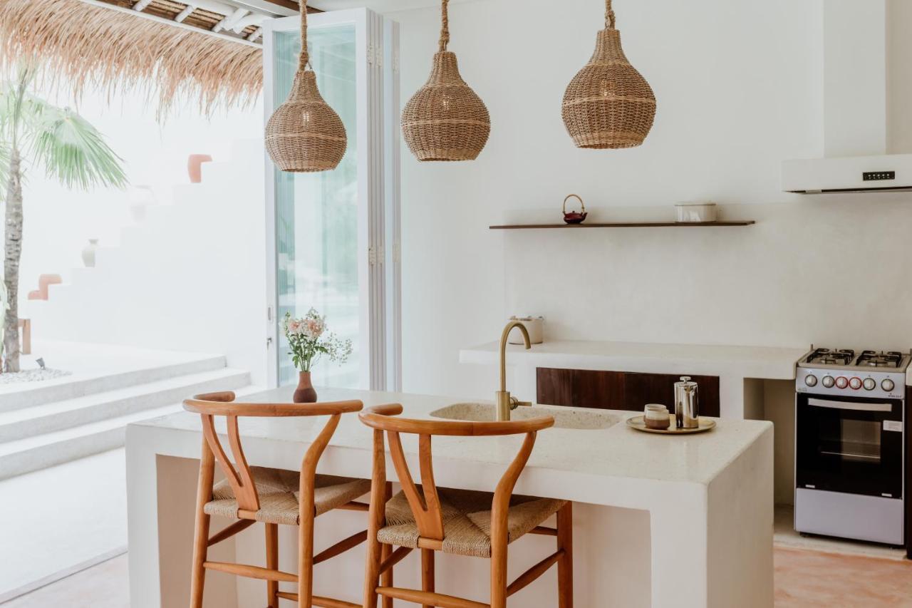 The Hut Hut Hotel Uluwatu Екстериор снимка